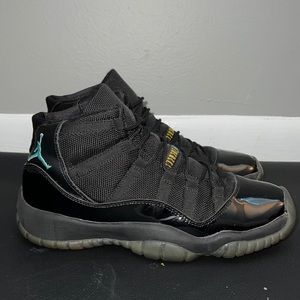 Jordan 11 Gamma size 6Y